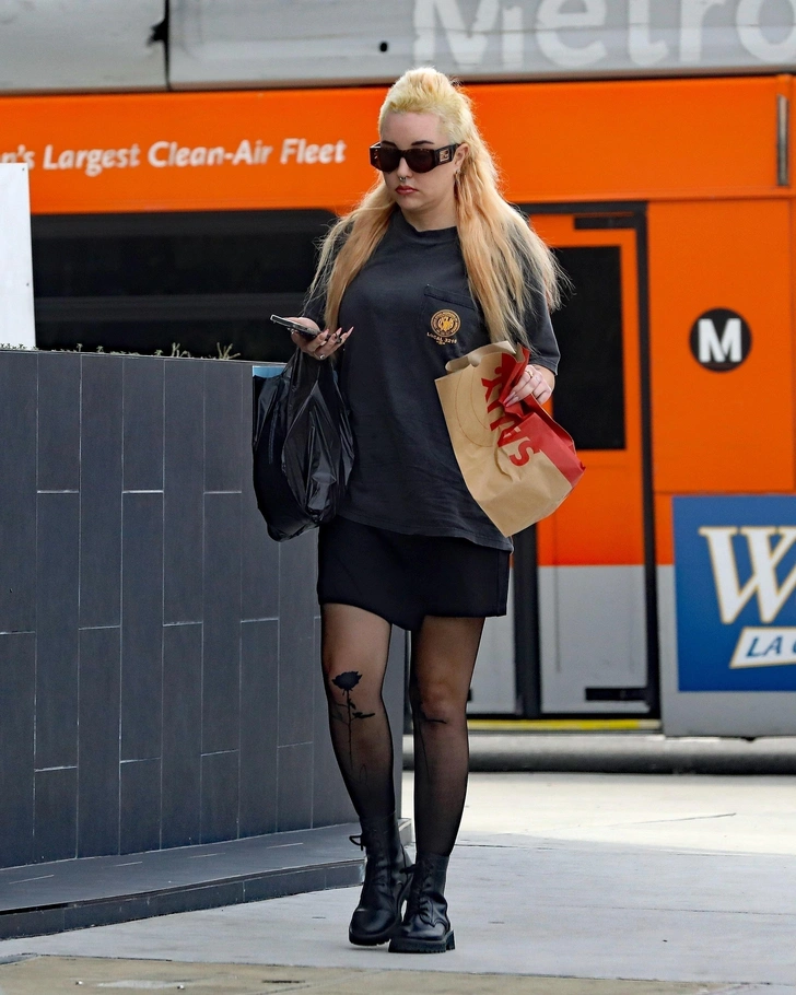 Аманда Байнс жалаңаш Аманда Байнс жалаңаш