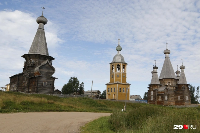 В составе храмового комплекса: церковь Живоначальной Троицы (1727 год), церковь Николая Чудотворца (1762 год), колокольня 1834 года | Источник: Сергей Яковлев