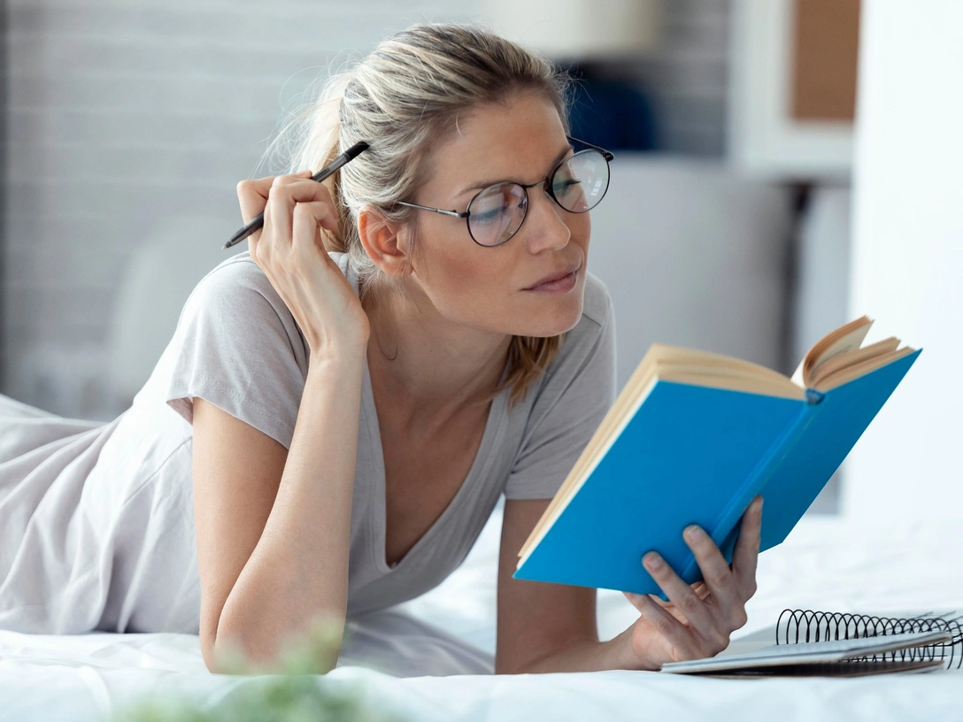 Точнее Ванги: 5 фантастических книг, которые предсказали будущее | marieclaire.ru