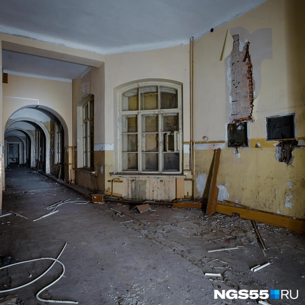 Отсюда вынесли все, что можно  | Источник: Кирилл Башинский / NGS55.RU