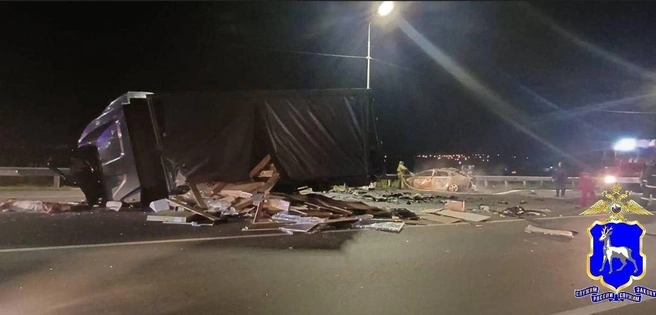 Среди погибших&nbsp;— пассажир грузовика | Источник: ГУ МВД России по Самарской области