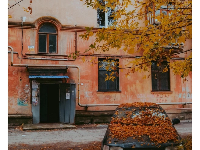 Зашли бы вы внутрь этого здания? | Источник: Юлия Воропаева
