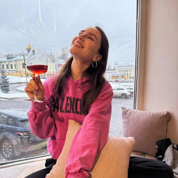 Источник: curlme_anna / Instagram (деятельность экстремистской организации запрещена на территории РФ)