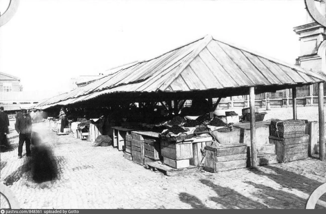 1900–1917 годы. Ряды на Старом базаре | Источник: Фотоальбом «Образы старого Ростова», Коллекция Ростовский обл. краеведческого музея, 2004 / pastvu.com