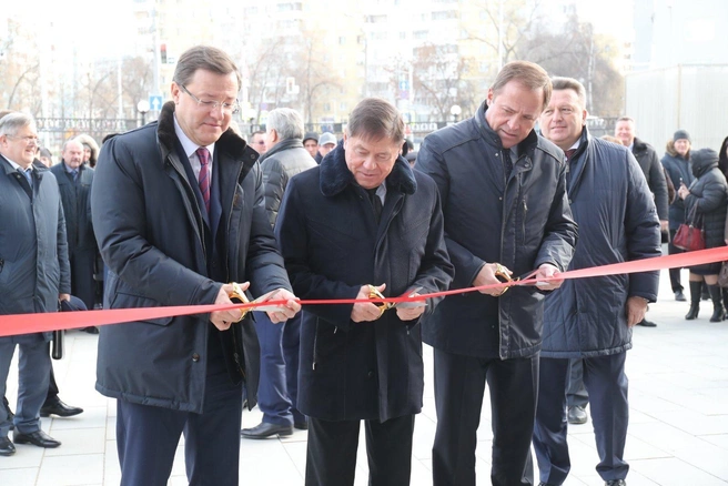 Слева направо: губернатор Дмитрий Азаров, Вячеслав Лебедев, полпред президента в ПФО Игорь Комаров | Источник: департамент информполитики администрации губернатора Самарской области / twitter.com