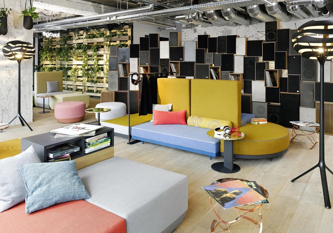 В Берлине обновили легендарный дизайн-отель 25hours Hotel Bikini | Источник: Whitelight Studio