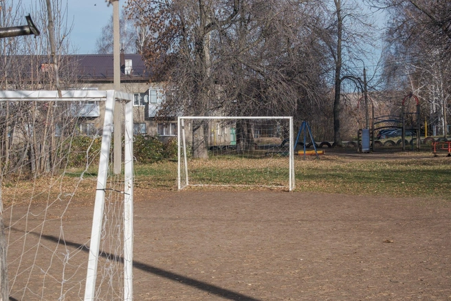 Но ворота не закреплены&nbsp;— опасно