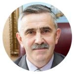 Четвертую строчку занимает гендиректор ООО «Завод пластмассовых изделий "Альтернатива"» и член «Единой России» Раиль Фахретдинов, заработавший 54,1 млн. рублей. Депутат владеет семью земельными участками площадью в 5,7 тысячи кв. м., одним из которых — частично, также тремя жилыми домами в 688 кв. м., квартирой общей совместной в 81,2 кв. м. и четырьмя нежилыми помещениями.Фахретдинов обладает целым автопарком. В его распоряжении находятся пять машин: Toyota Lexus LX 570 и RX 350, Fiat CAPRONSUNLIGHT Т67, ВАЗ LADA 219410 и ГАЗ-330232. Владеет депутат и двумя прицепами: бортовым и к легковому автомобилю.Его супруга тем временем задекларировала доход в 1,8 млн. рублей, земельный участок в 820 кв. м., жилой дом в 72,1 кв. м. и квартиру в 120,1 кв. м.Если сравнивать доходы депутата и его жены с 2018 годом, то у обоих он вырос. У Раиля Фахретдинова почти на 11,8 млн. рублей, а у его супруги — на 800 тысяч.
