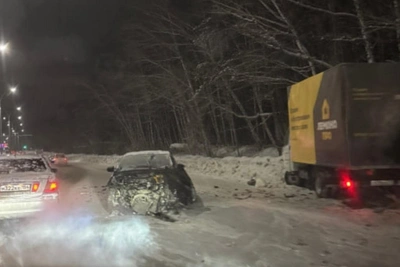 Gazel Truck Rams Car on Berdsk Highway, Causing Massive Traffic Jam