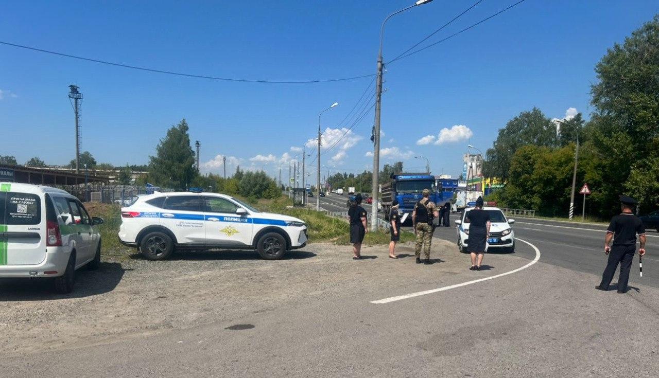 Остановили прямо на дороге. Приставы арестовали машины нижегородских водителей-должников