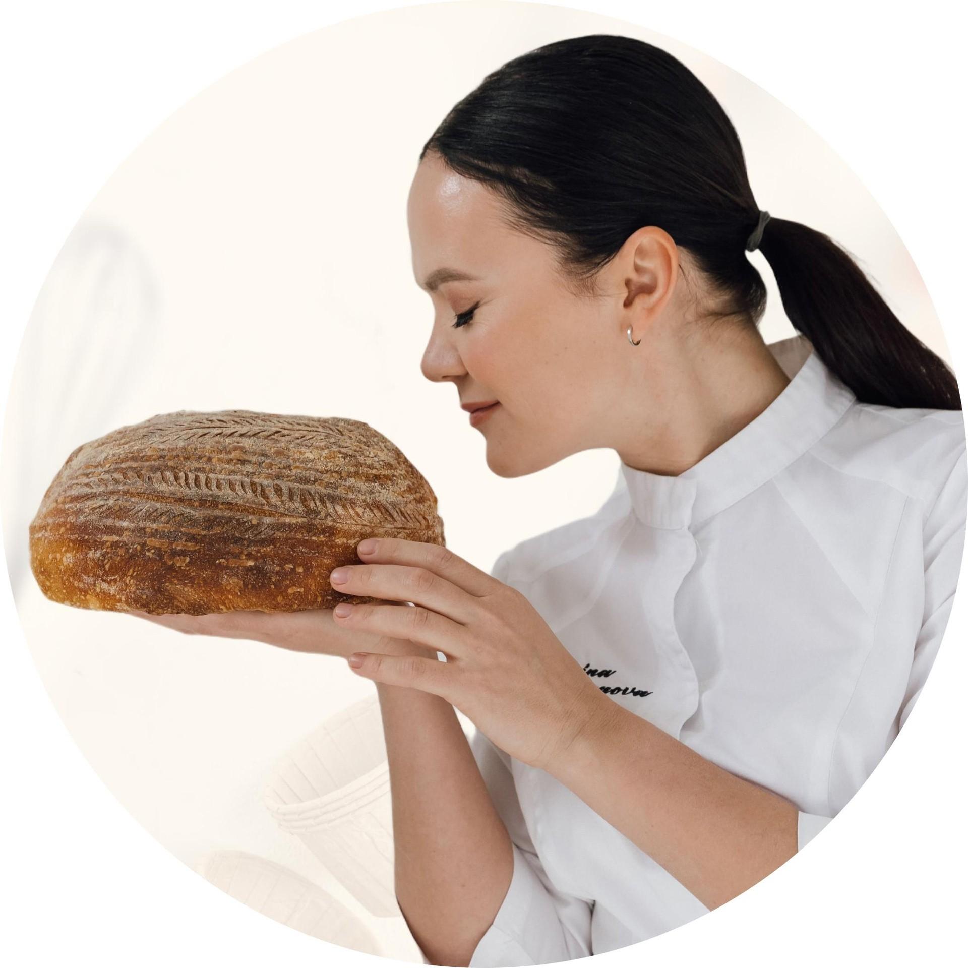 <p>Альбина Исламова</p>