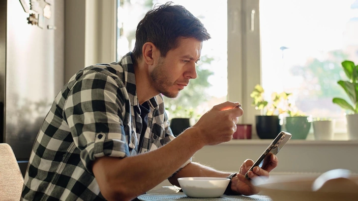 Как шортсы и рилсы влияют на нашу психику: психолог объяснила, почему нельзя недооценивать вред коротких видео | Источник: Shutterstock/Fotodom.ru