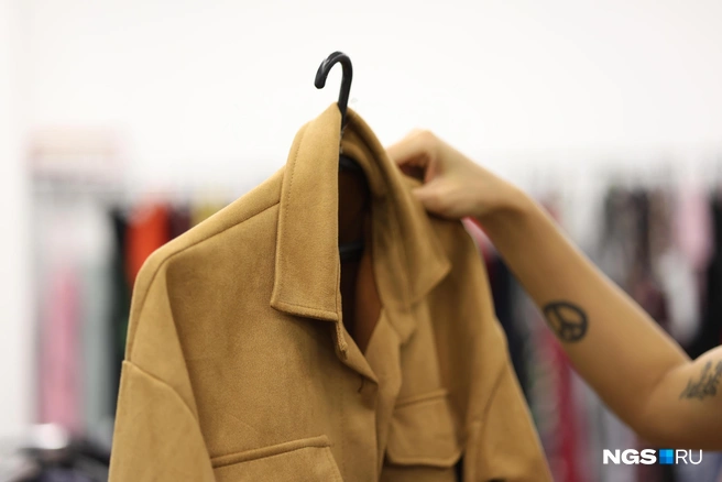 Актуальная в этом сезоне замша  | Источник: Мария Тищенко / NGS.RU 