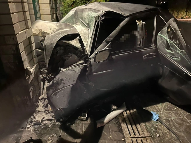 Водитель «Приоры» погиб в ДТП в Ставрополе | Источник: Госавтоинспекция Ставропольского края