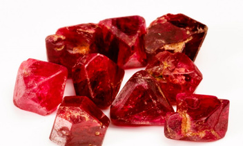 Рубин – благородный камень, приносящий удачу