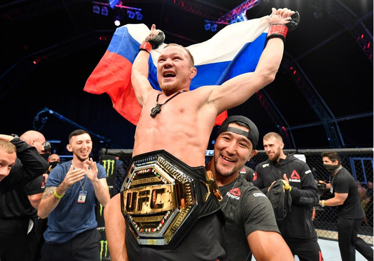 Российские бойцы UFC снова могут выходить на поединки с флагом страны