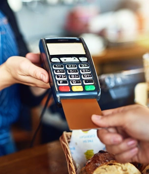 Как теперь пользоваться картами Visa и Mastercard
