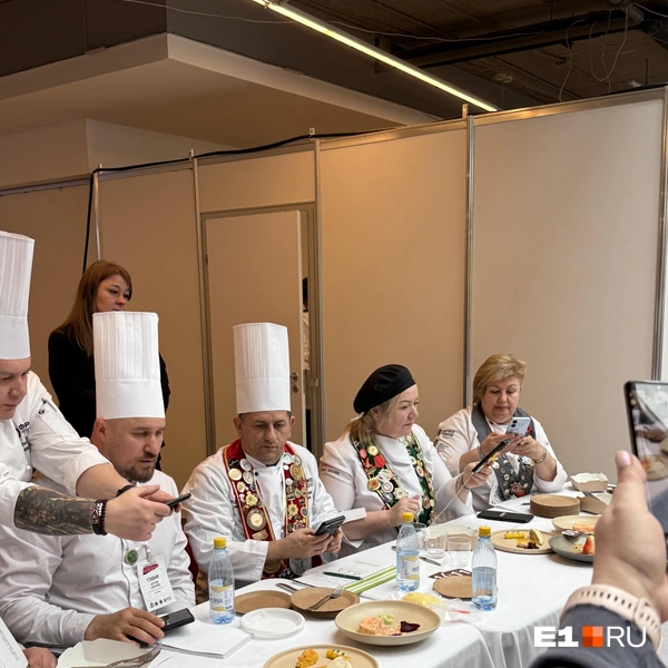 Каждое блюдо должно было быть не только вкусным, но и необычно оформленным | Источник: Ирина Шутько / E1.RU