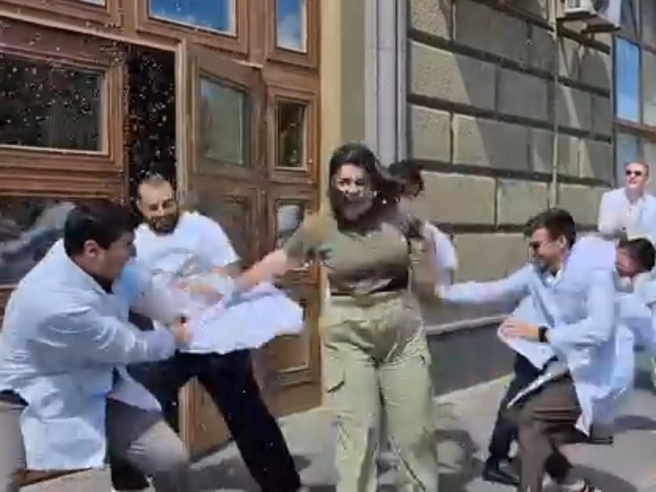 С девушкой на видео всё в порядке, не переживайте! | Источник: Елизавета Ростовщикова