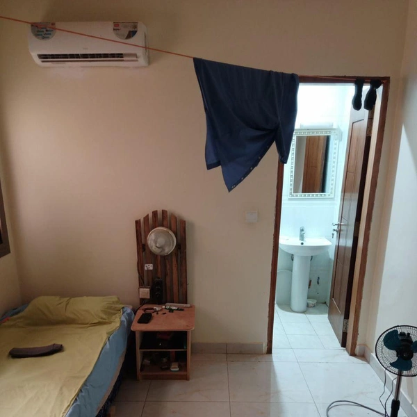 В дом приходит уборщица раз в неделю | Источник: Николай Михалев