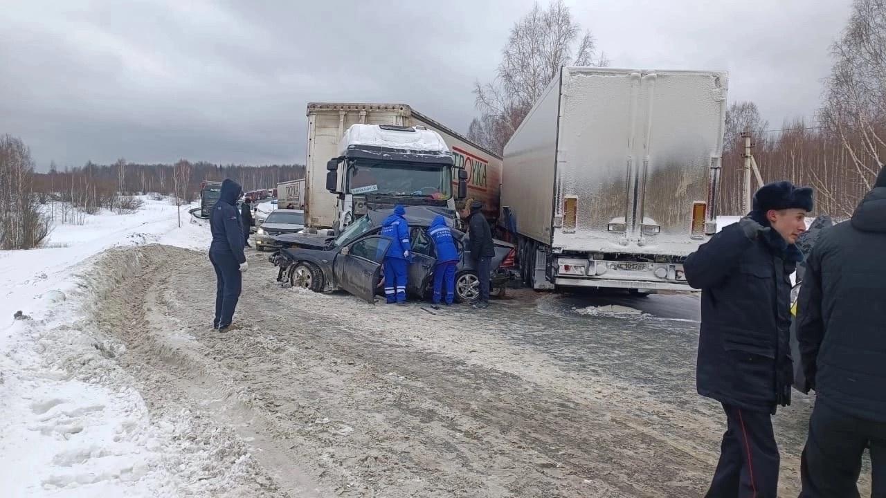 Семья из Новосибирской области погибла в аварии в Кузбассе - 18 марта 2024  - НГС.ру