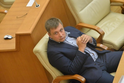 Андрея Жуковского отпустили под домашний арест