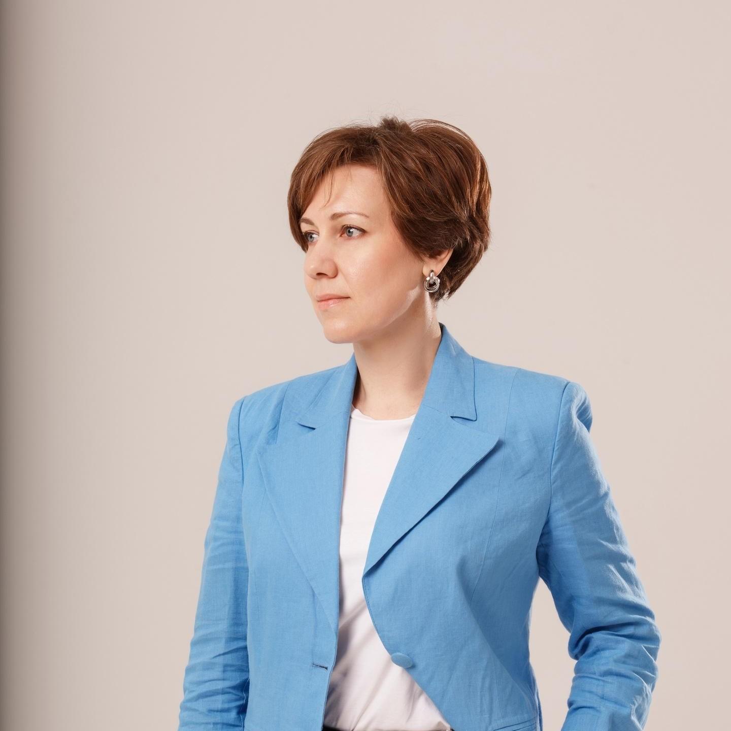 Елена Попова