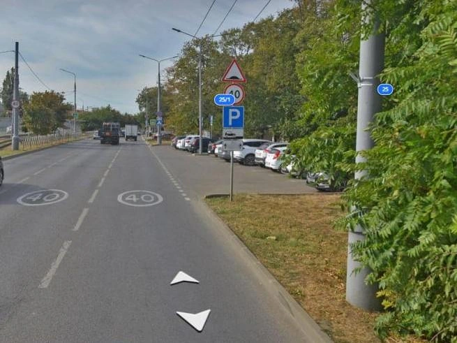 Приехал в сквер&nbsp;— заплати | Источник: yandex.ru