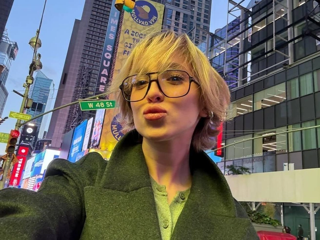 Стримерша Генсуха рассказала о жестком досмотре и скандале в зарубежном аэропорту | Источник: GENSYXA / T.me