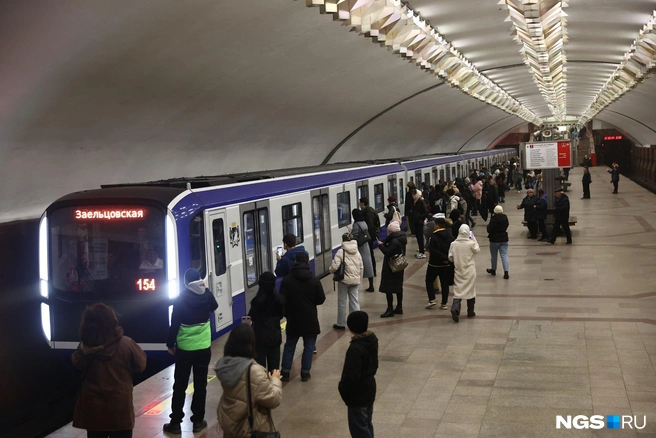 Выпустили состав на линию 16 октября | Источник: Александр Ощепков / NGS.RU