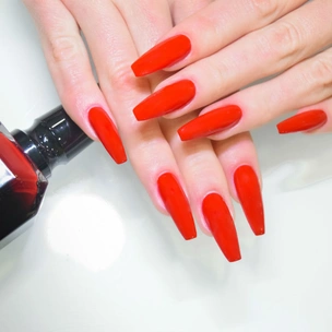 Новогодний маникюр в студии Orchid Nails