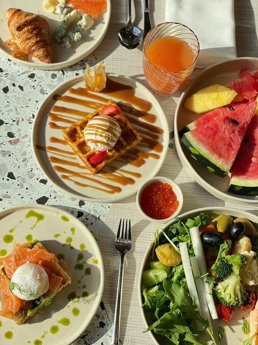 Туристке понравились вкусные завтраки | Источник: Алена Елина