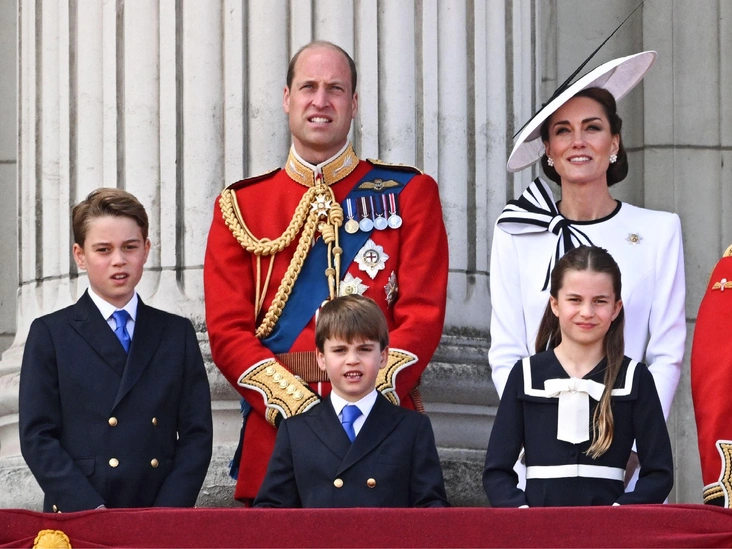 Принц Уильям и Кейт Миддлтон с принцем Джорджем, принцем Луи и принцессой Шарлоттой на Trooping the Colour, 15 июня 2024 год