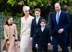 Королевская семья на пасхальной службе: безупречный образ Кейт Миддлтон и повзрослевшие дети