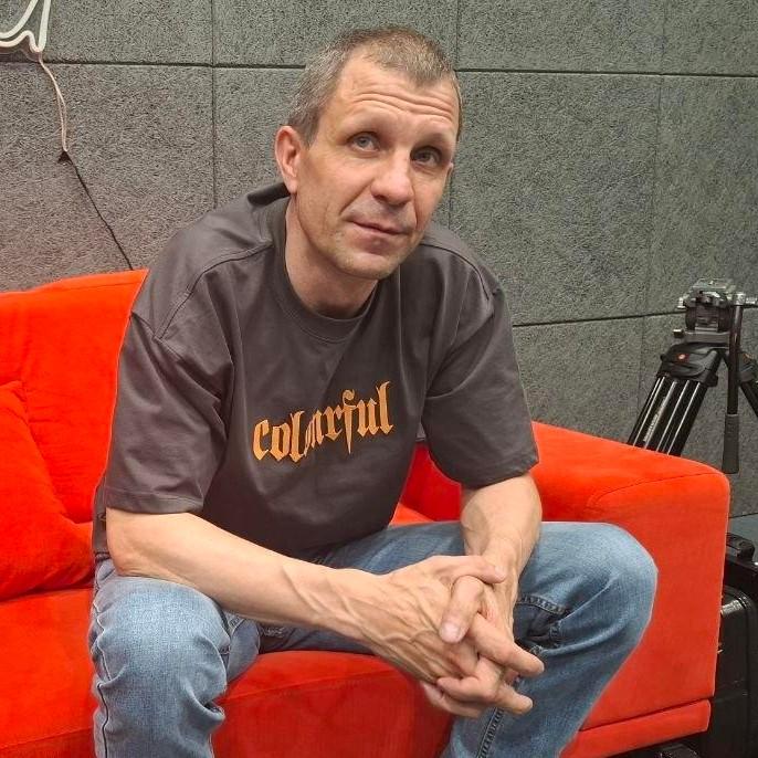 <p>Игорь Суханов</p>
