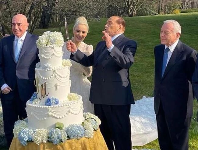 85-летний Сильвио Берлускони женился на девушке, которая на 53 года моложе его