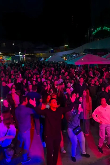 Вот так проходит тусовка на «Уфаленд» | Источник: ufaland.fest / Instagram (соцсеть запрещена на территории РФ)