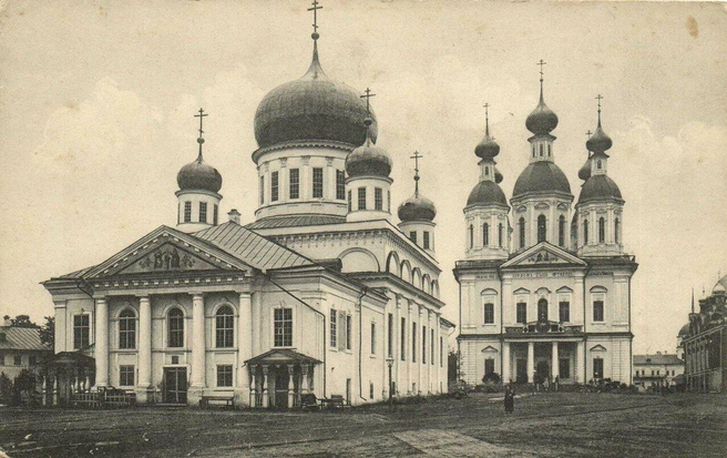 Соборный храм Живоносного источника и Успенский собор | Источник: Альбом видов Саровской пустыни / Andcvet.narod.ru