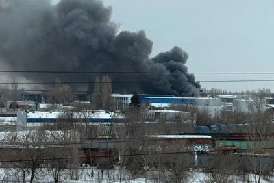 Черный дым в Воронеже: пожар на левом берегу тушили 1 час 15 минут