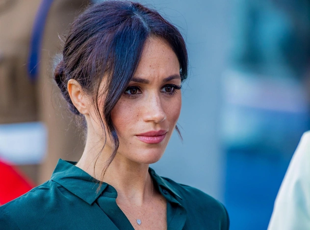 Унижение по-английски: как королевская семья показала пренебрежение к Меган Маркл (это очень изящно)