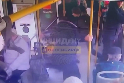 Водитель автобуса осужден за смерть пассажирки, выпавшей из салона