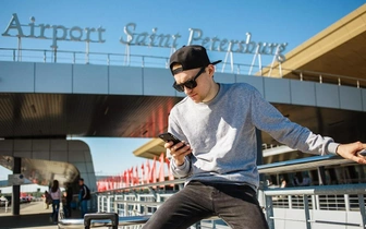 Вернувшимся из-за рубежа россиянам на 24 часа отключат мобильный интернет. И как вызвать такси из аэропорта?