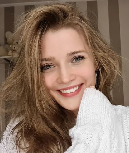 Алина Ланина | www.starhit.ru