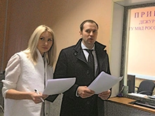 Элина Камирен может получить миллион за оскорбления в ее адрес
