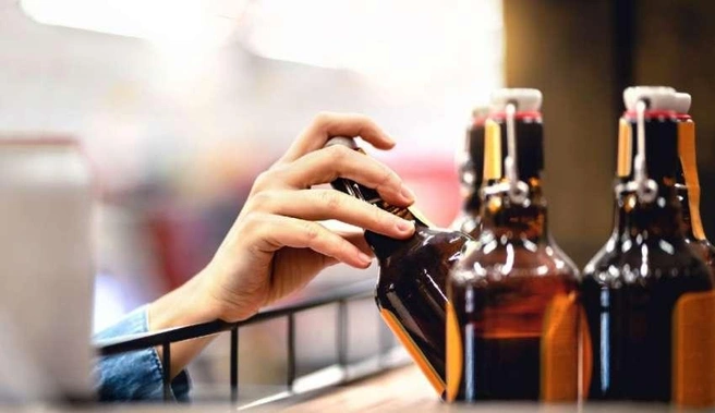 Продажа алкоголя временно запрещается в День Победы, День защиты детей, День России, День знаний, а также в периоды последних звонков и выпускных | Источник: nk-tv.com