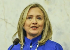 Хиллари Клинтон упала в обморок