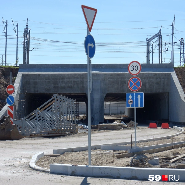 Грузовикам разрешат проезжать только по крайней правой полосе | Источник: Кирилл Хафизов / 59.RU