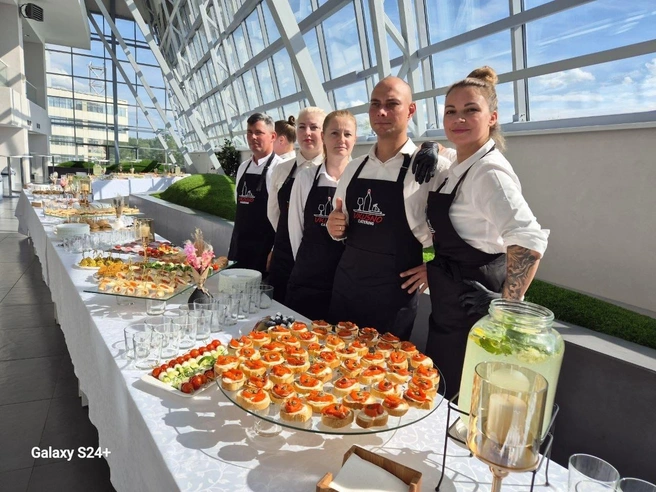 Специалисты делают мероприятия под ключ | Источник: Vkusno Catering