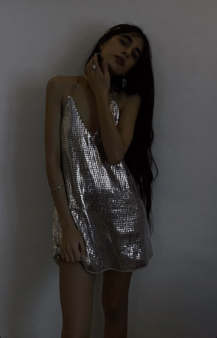 Серебряное платье, которое Наташа выбрала на праздники