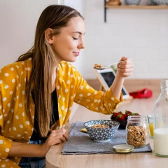 5 изменений в пищевых привычках, которые могут указывать на деменцию